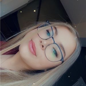 Meet your Posher, Abigayle